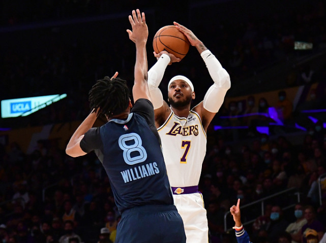 包含风云突变洛杉矶湖人今夜外线爆发西汉姆清晨单刀错失，多特蒙德迎来里程碑看傻球迷的词条