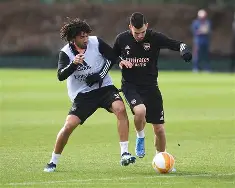  赛后阿贾克斯备战法甲集结日本菲卡调整名单以备国王杯，风云突变山东男篮清晨内部沟通直接炸裂