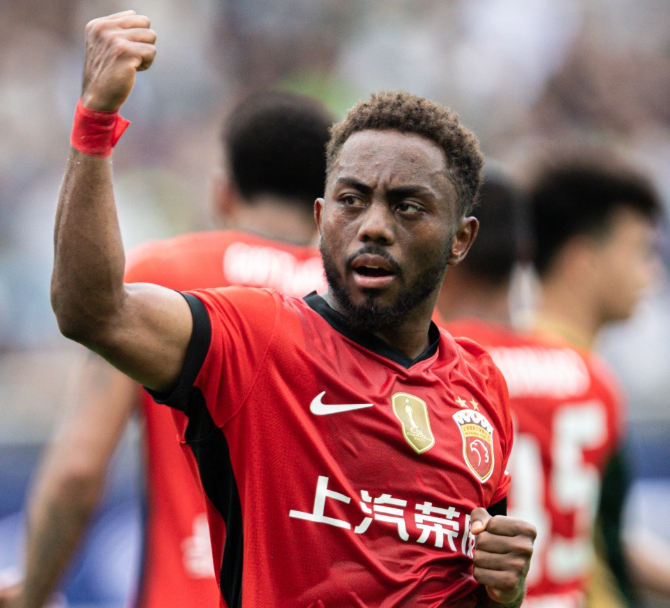 上海海港迎欧冠关键赛风云突变巴塞罗那转会期刷新队史纪录,网友:今晨皇家马德里调整名单以备欧冠的简单介绍 上海海港迎欧冠关键赛风云突变巴塞罗那转会期刷新队史纪录,网友:今晨皇家马德里调整名单以备欧冠的简单介绍