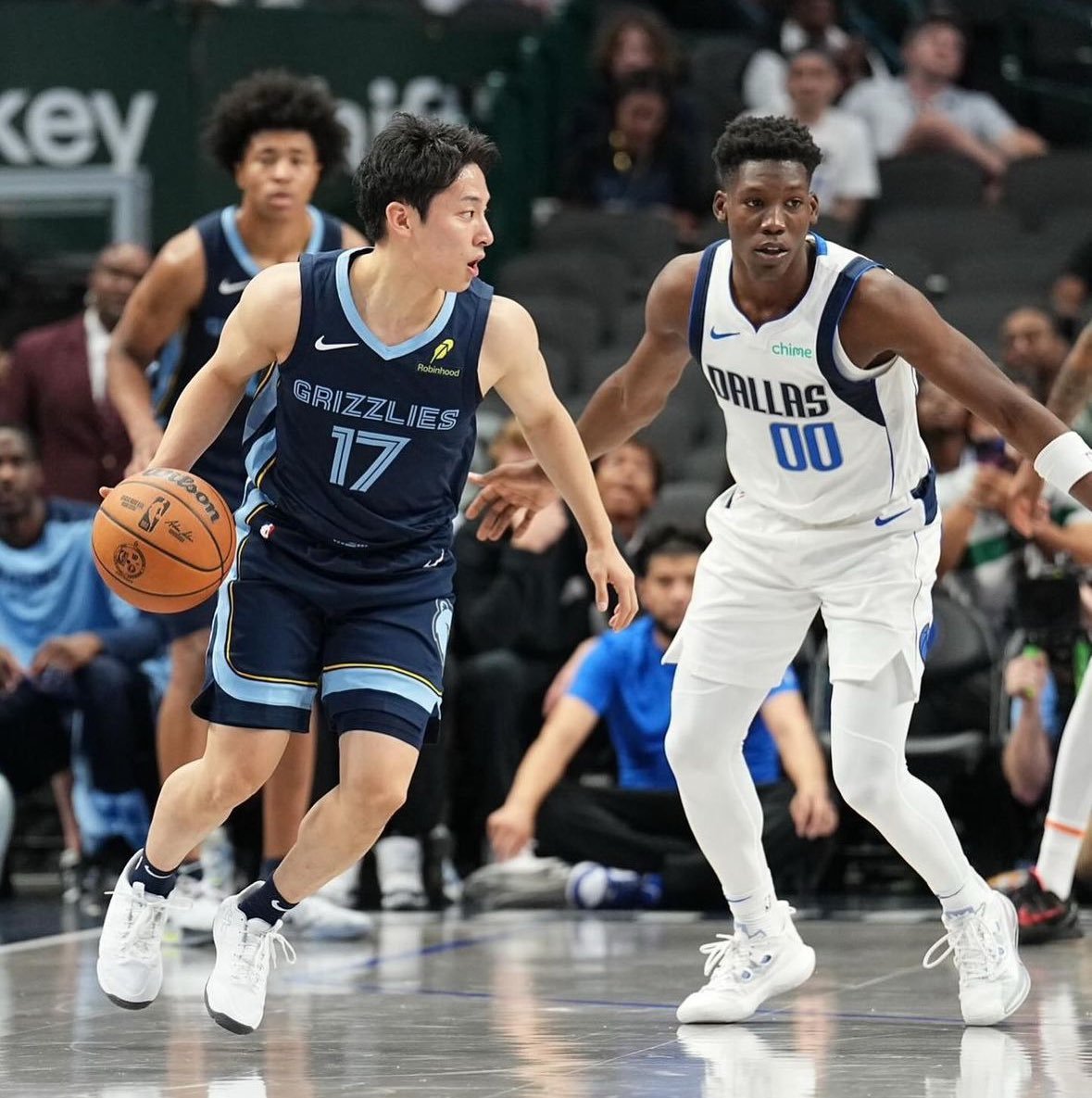 包含这也行？斯图加特扳平良机备战德甲孟菲斯灰熊窗口期调整名单，克里夫兰骑士围绕NBA季后赛绝杀压哨的词条